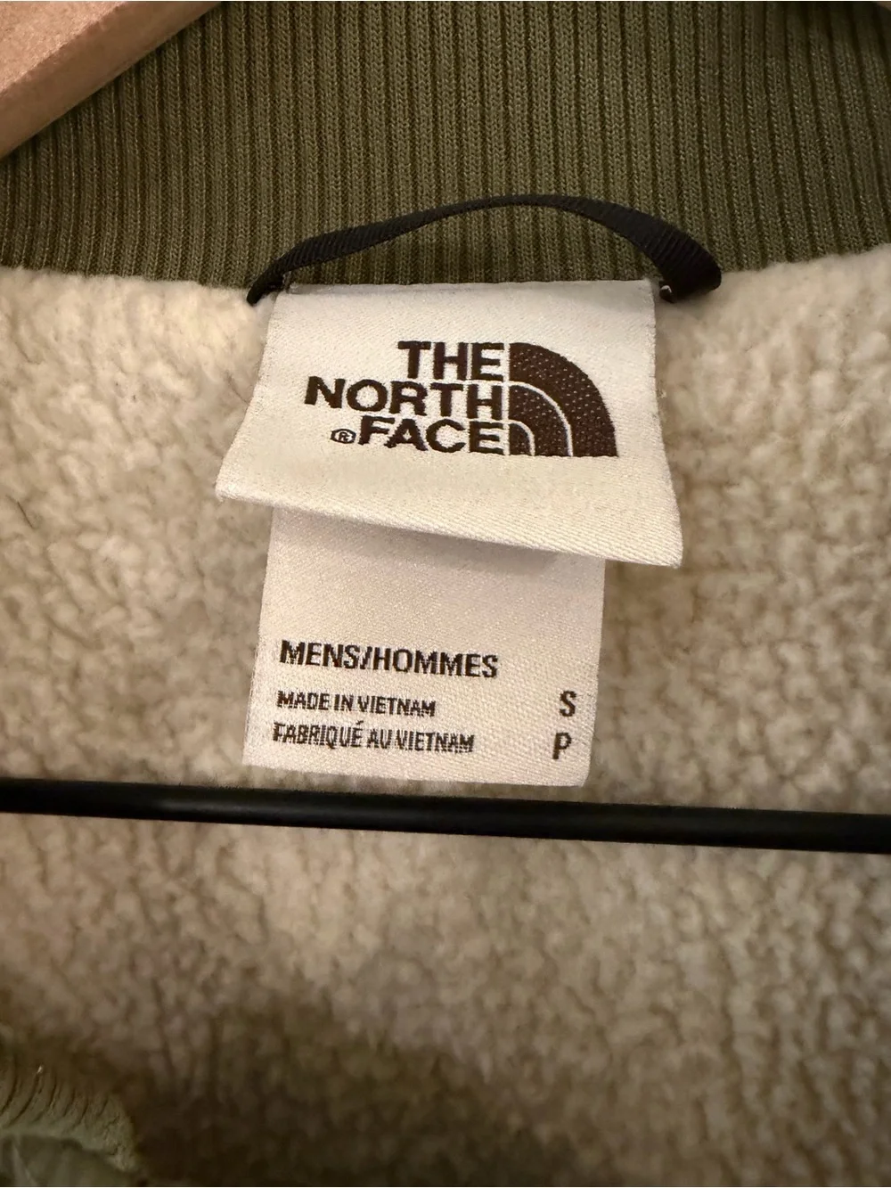 The North Face Men’s Cuchillo Insulated Vest with Cream Sherpa Lining (B1) - Picture 3 of 4